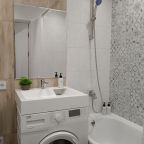 Санузел с гигиеническими принадлежностями и полотенцами