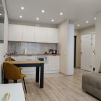 Телевизор, диван-кровать