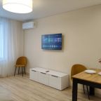 Телевизор с платными каналами, кондиционер