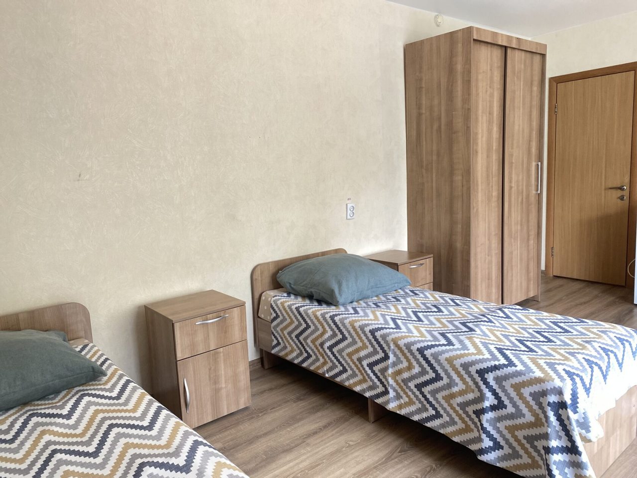 Трёхместный и более (Комфорт 3х местный 2 корпус), База отдыха Чебаркуль