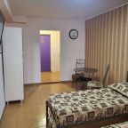 Студио (Студия 7), Апартаменты Дзамбала