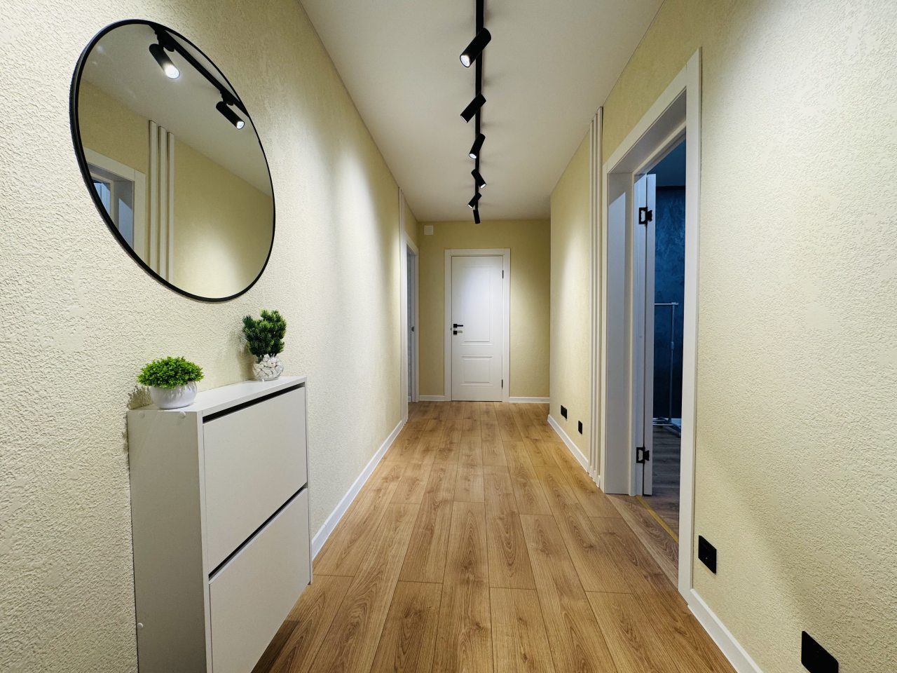 Апартаменты (Ленина 53А), Апартаменты АПАРТ УЮТ на улице Ленина 53А