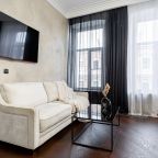 Апартаменты (Две комнаты с эркером), Апартаменты Видовые на канале Грибоедова