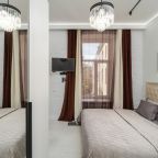 Апартаменты (Четыре комнаты), Апартаменты Видовые на канале Грибоедова