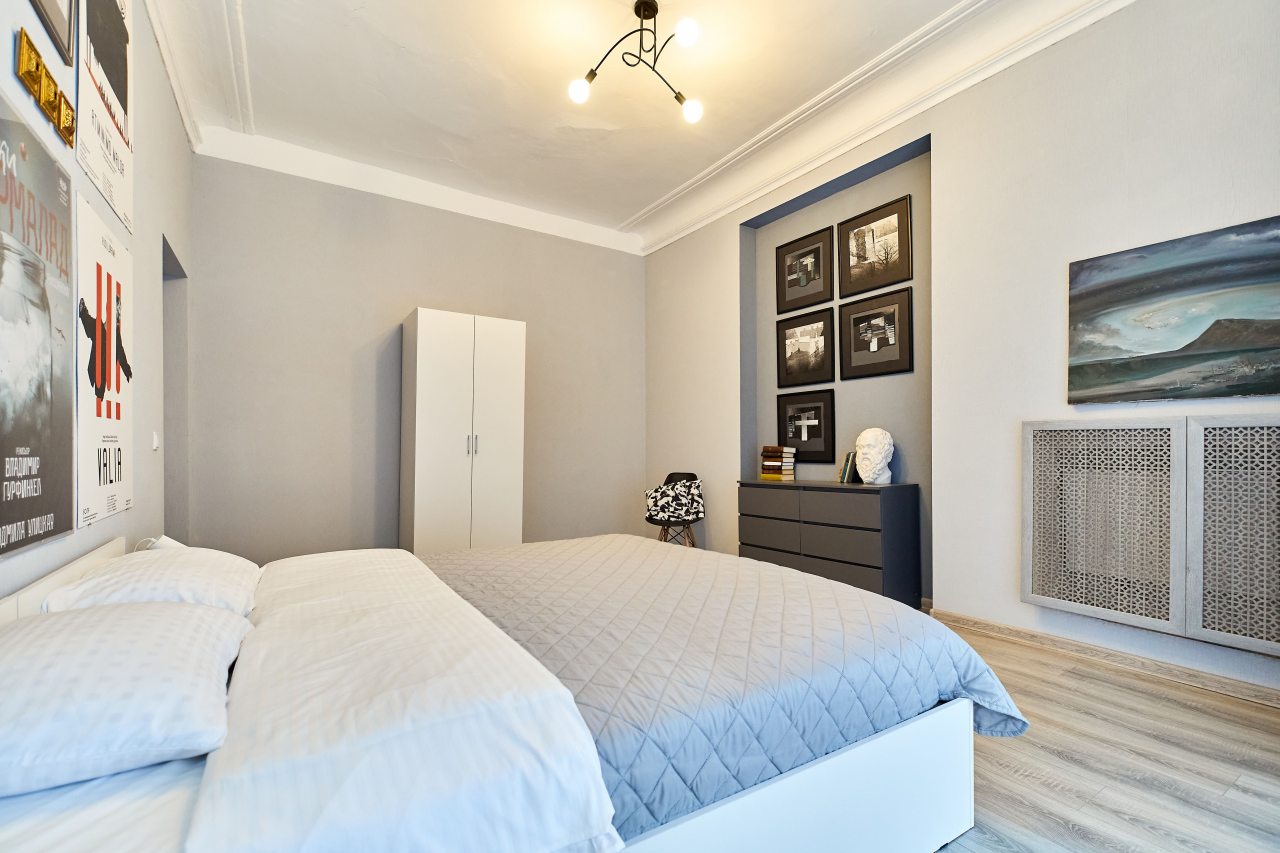 Спальня в апартаментах 55м2