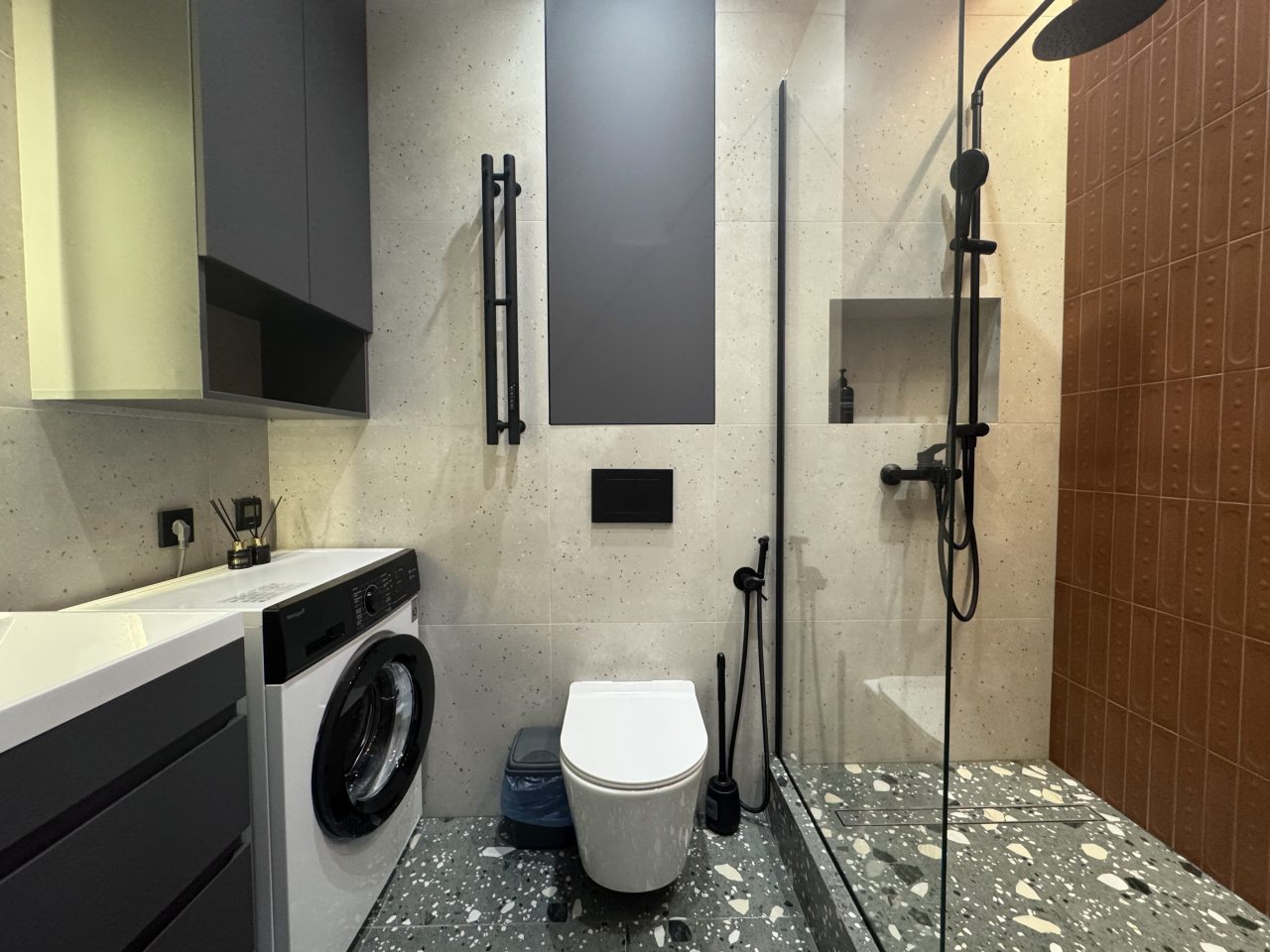 Семейный (Atmosfera Sna. Дизайнерские апарты с амбициями в МАКИ), Апартаменты Atmosfera Sna на Маковского 6