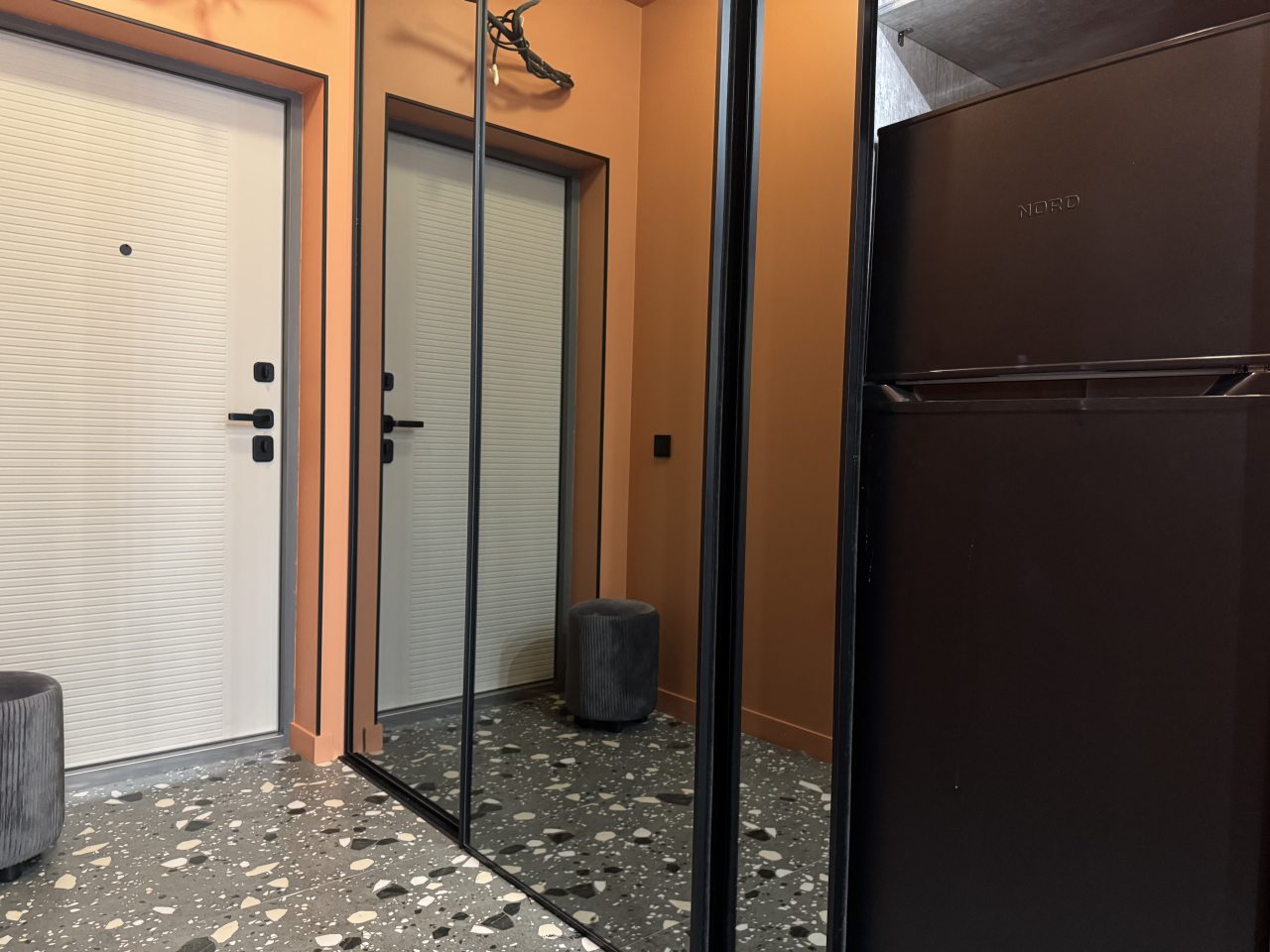 Апартаменты (Atmosfera Sna. Акцентная студия у Михайловской набережной в МАКИ), Апартаменты Atmosfera Sna на Маковского 6