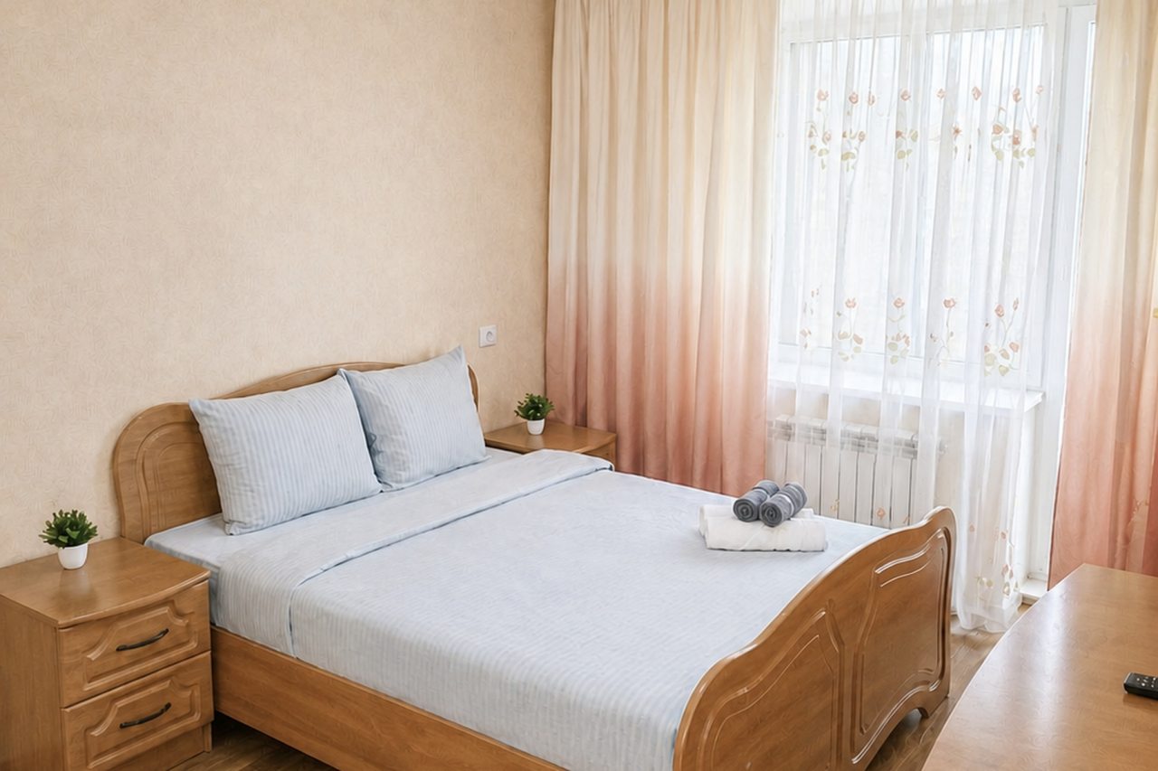 Двуспальная кровать