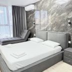 Трёхместный и более, Апартаменты Golden shore