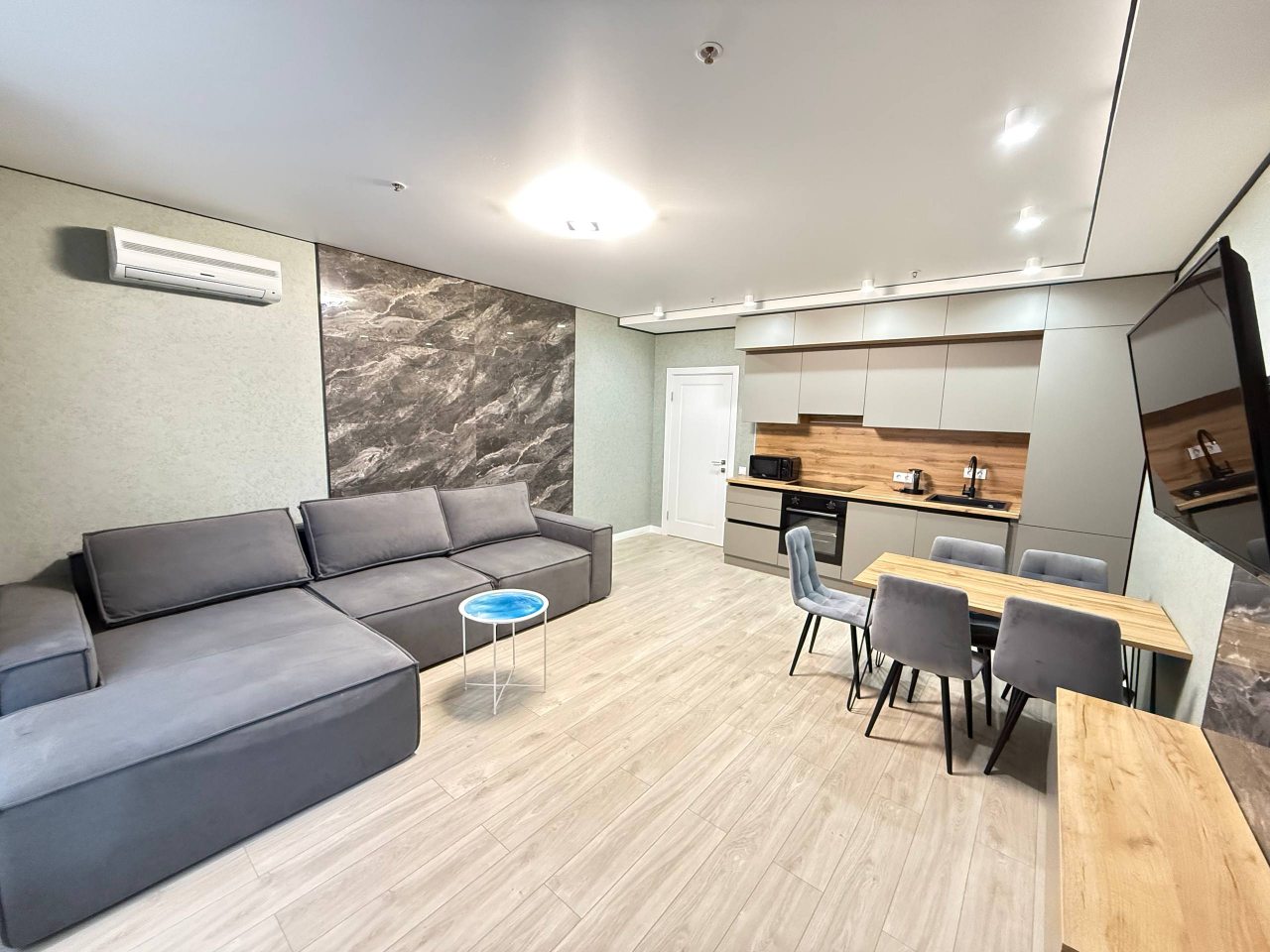 Апартаменты (Трехкомнатный евро), Апартаменты Golden shore