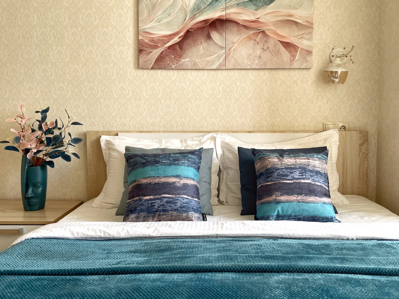 Поздний отъезд, Апартаменты Шикарные в самом центре