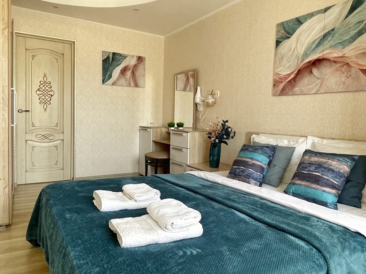 Детская кроватка, Апартаменты Шикарные в самом центре