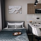 Мини-кухня, Апартаменты Студия с дизайнерским ремонтом вблизи аэропорта