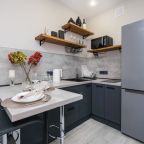 Трёхместный и более (С красивым видом на 11 этаже), Апартаменты Room Hotel на Ипподромская 12