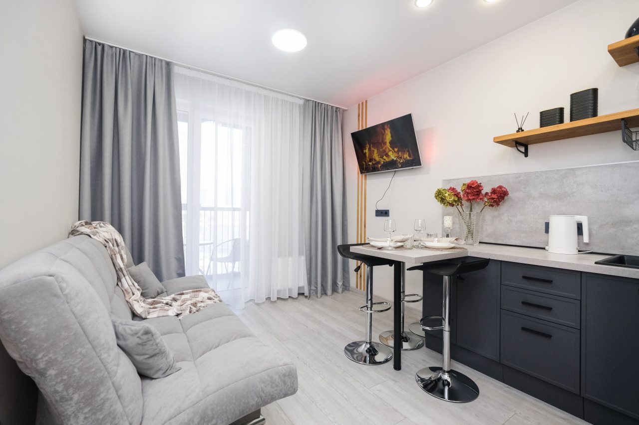 Трёхместный и более (С красивым видом на 11 этаже), Апартаменты Room Hotel на Ипподромская 12