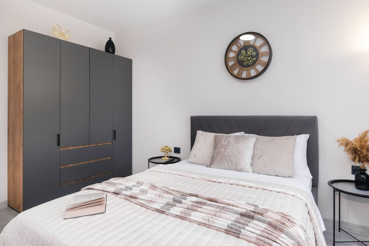 Трёхместный и более (С красивым видом на 11 этаже), Апартаменты Room Hotel на Ипподромская 12