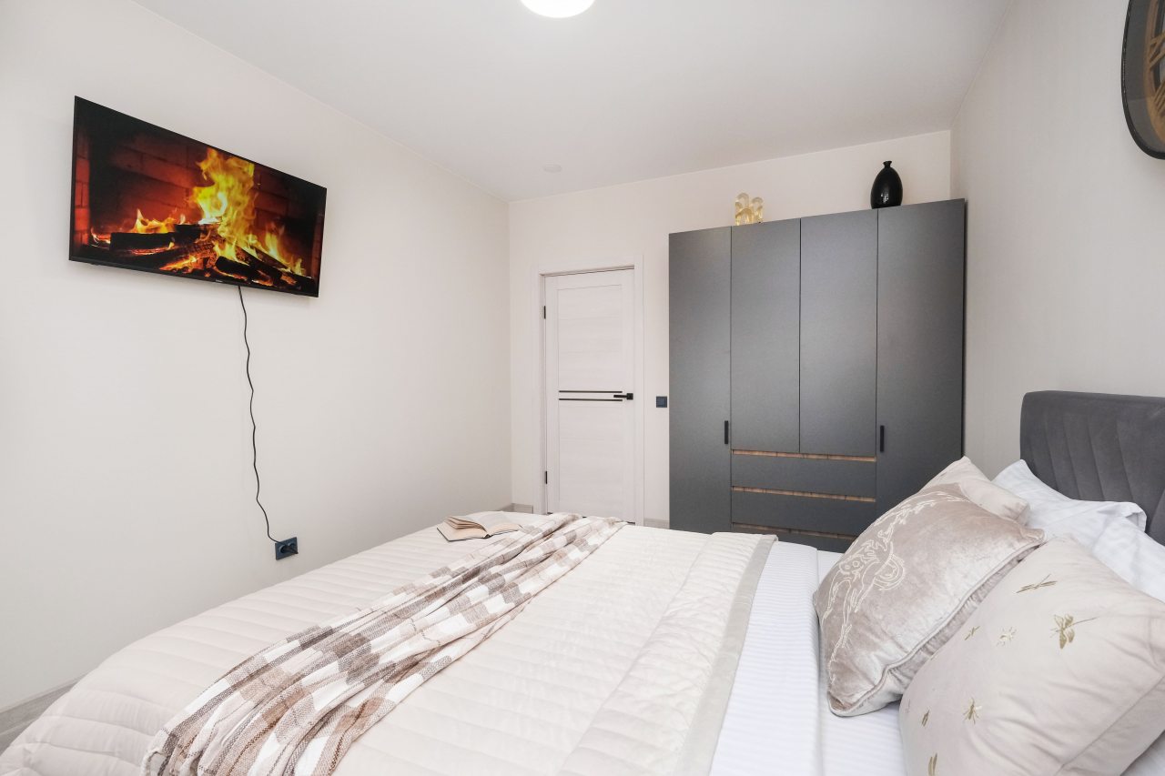 Трёхместный и более (С красивым видом на 11 этаже), Апартаменты Room Hotel на Ипподромская 12