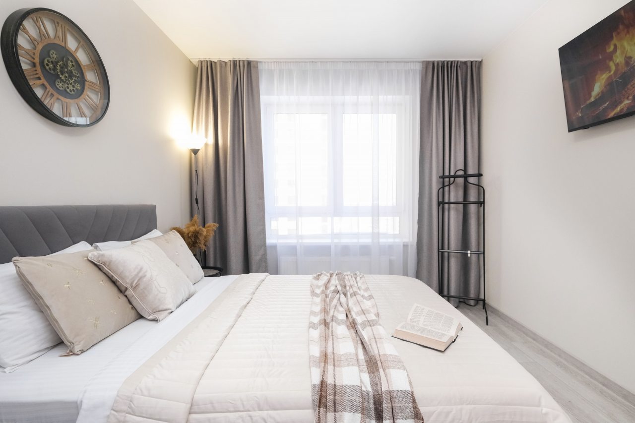 Трёхместный и более (С красивым видом на 11 этаже), Апартаменты Room Hotel на Ипподромская 12