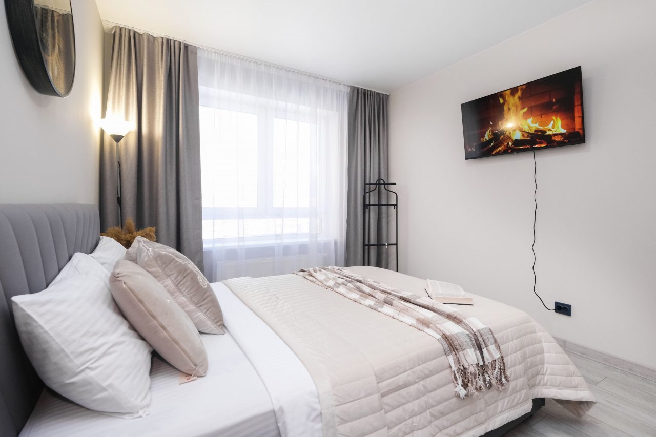 Трёхместный и более (С красивым видом на 11 этаже), Апартаменты Room Hotel на Ипподромская 12