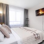 Трёхместный и более (С красивым видом на 11 этаже), Апартаменты Room Hotel на Ипподромская 12