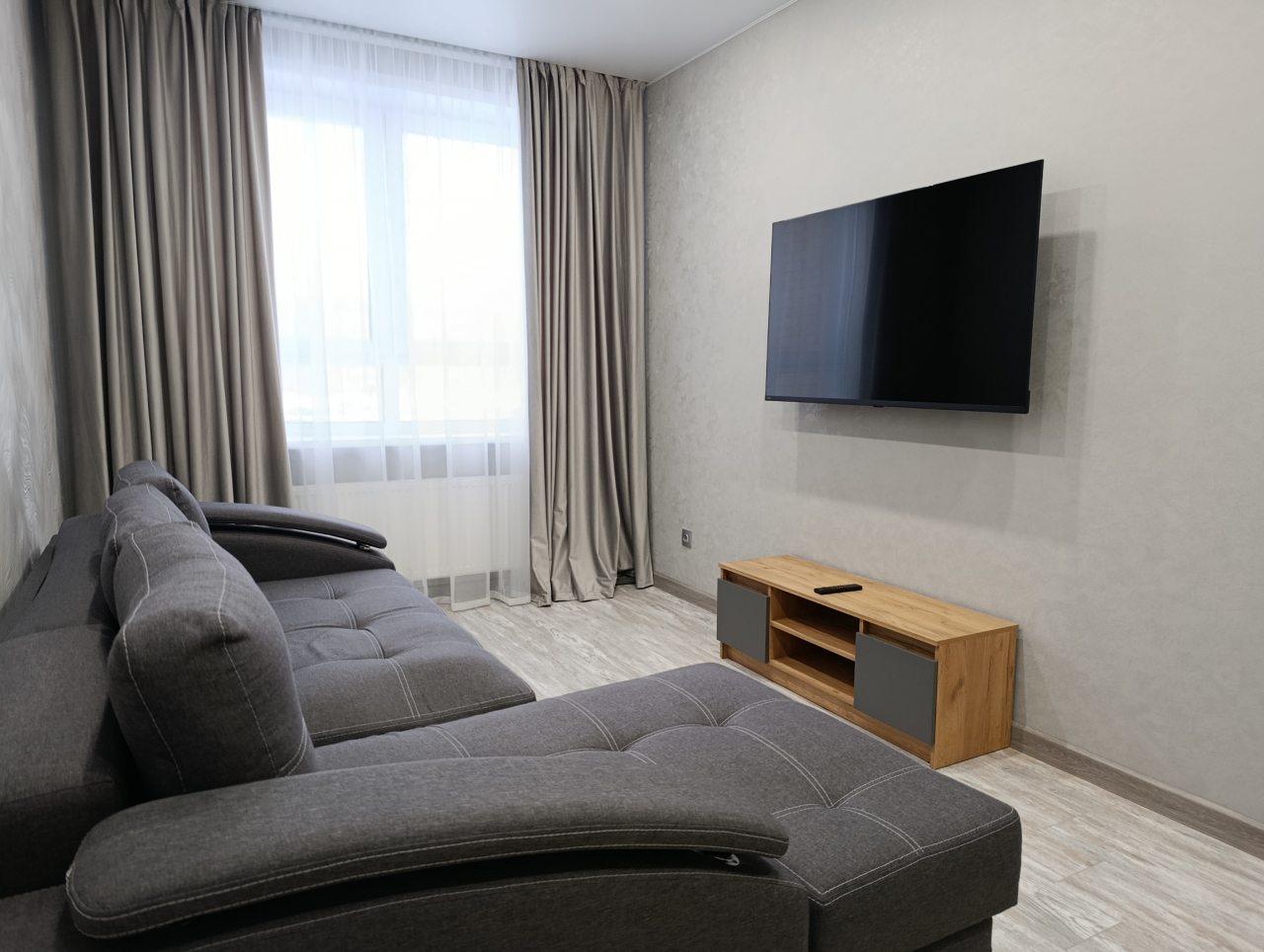 Апартаменты (Атмосфера), Апартаменты Атмосфера на  Космонавтов 162