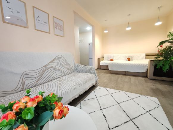 Апартаменты на 8 Радиальной 10, Самара