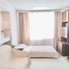 Апартаменты (Квартира на Молодогвардейской 240), Апартаменты на Молодогвардейской 240