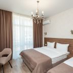 Трёхместный и более (Стандартный с выходом на территорию), Гостиница Кристалл