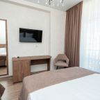 Трёхместный и более (Стандарт трехместный с видом на море), Гостиница Кристалл