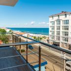 Трёхместный и более (Увеличенный стандарт трехместный с видом на море), Гостиница Кристалл