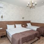 Трёхместный и более (Увеличенный стандарт трехместный с видом на море), Гостиница Кристалл