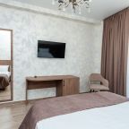 Трёхместный и более (Увеличенный стандарт трехместный с видом на море), Гостиница Кристалл