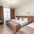 Трёхместный и более (Увеличенный стандарт четырехместный с видом на море), Гостиница Кристалл