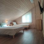 Трехместный (Деревянный коттедж (половина 4П) 2 этажа), Гостевой дом Лукино-Парк