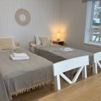 Поздний отъезд, База отдыха Нептун