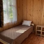 Трёхместный и более (Добрые соседи), База отдыха Нептун