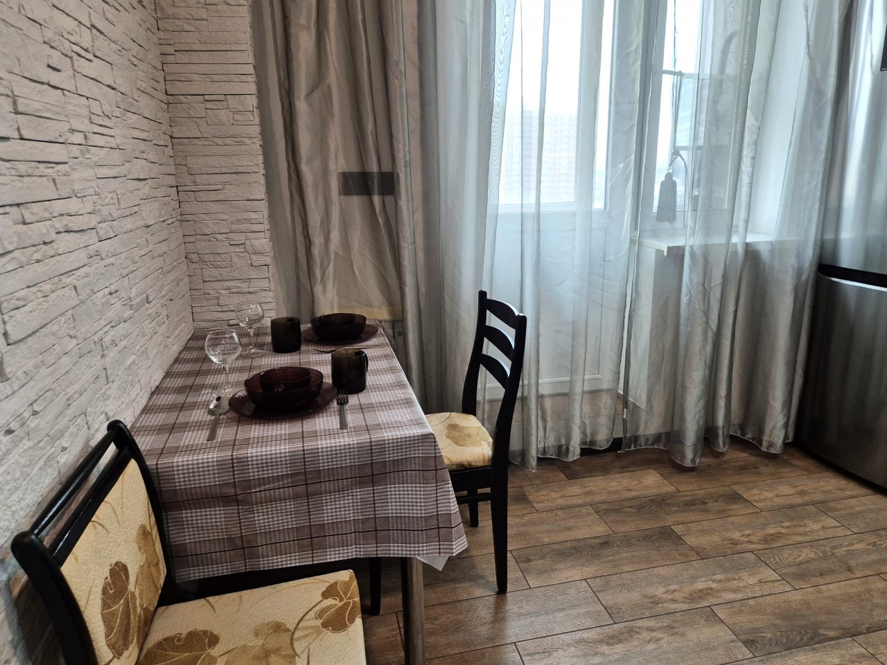 Трёхместный и более (Апартаменты), Апартаменты Хорошие в  новостройке на ул Бережок