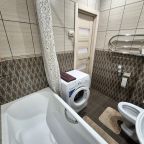 Трёхместный и более (Апартаменты), Апартаменты Хорошие в  новостройке на ул Бережок