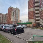 Автостоянка / Парковка, Апартаменты Хорошие в  новостройке на ул Бережок