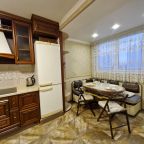 вместительный холодильник