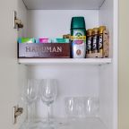 Апартаменты (Студия ЯК - 254 зеленая  3м), Апартаменты Happy People на Октябрьском бульваре