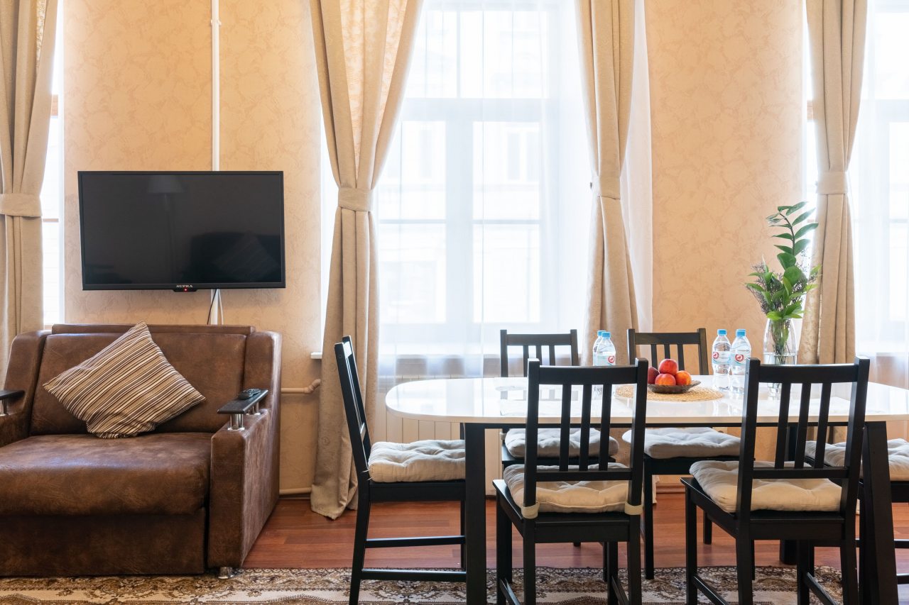 Квартира (У Дворцовой площади с камином), Апартаменты У Дворцовой площади с камином