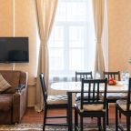 Квартира (У Дворцовой площади с камином), Апартаменты У Дворцовой площади с камином