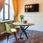 Квартира (Двухуровневая с умной колонкой Алиса у Дворцовой площади), Апартаменты Двухуровневые у Дворцовой площади