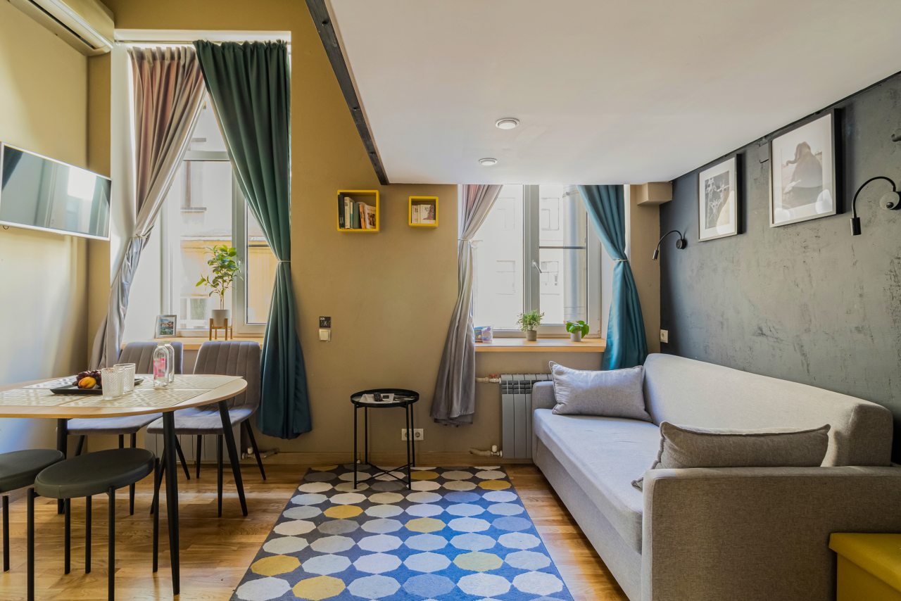 Квартира (Двухуровневая с кондиционером у Дворцовой площади), Апартаменты Двухуровневые у Дворцовой площади