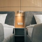 Двухместный, Отель Континент