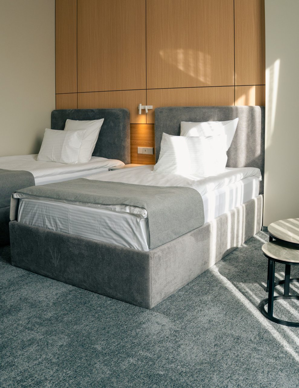 Двухместный, Отель Континент