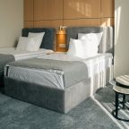 Двухместный, Отель Континент