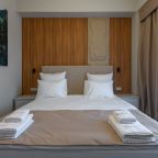 Люкс, Отель Континент