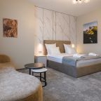 Люкс, Отель Континент